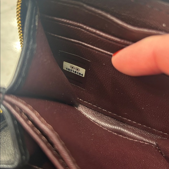 Designer-inspired mini zip wallet - Picture 8 of 8